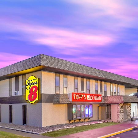 Hotel Super 8 By Wyndham Windsor/Madison North Exterior foto