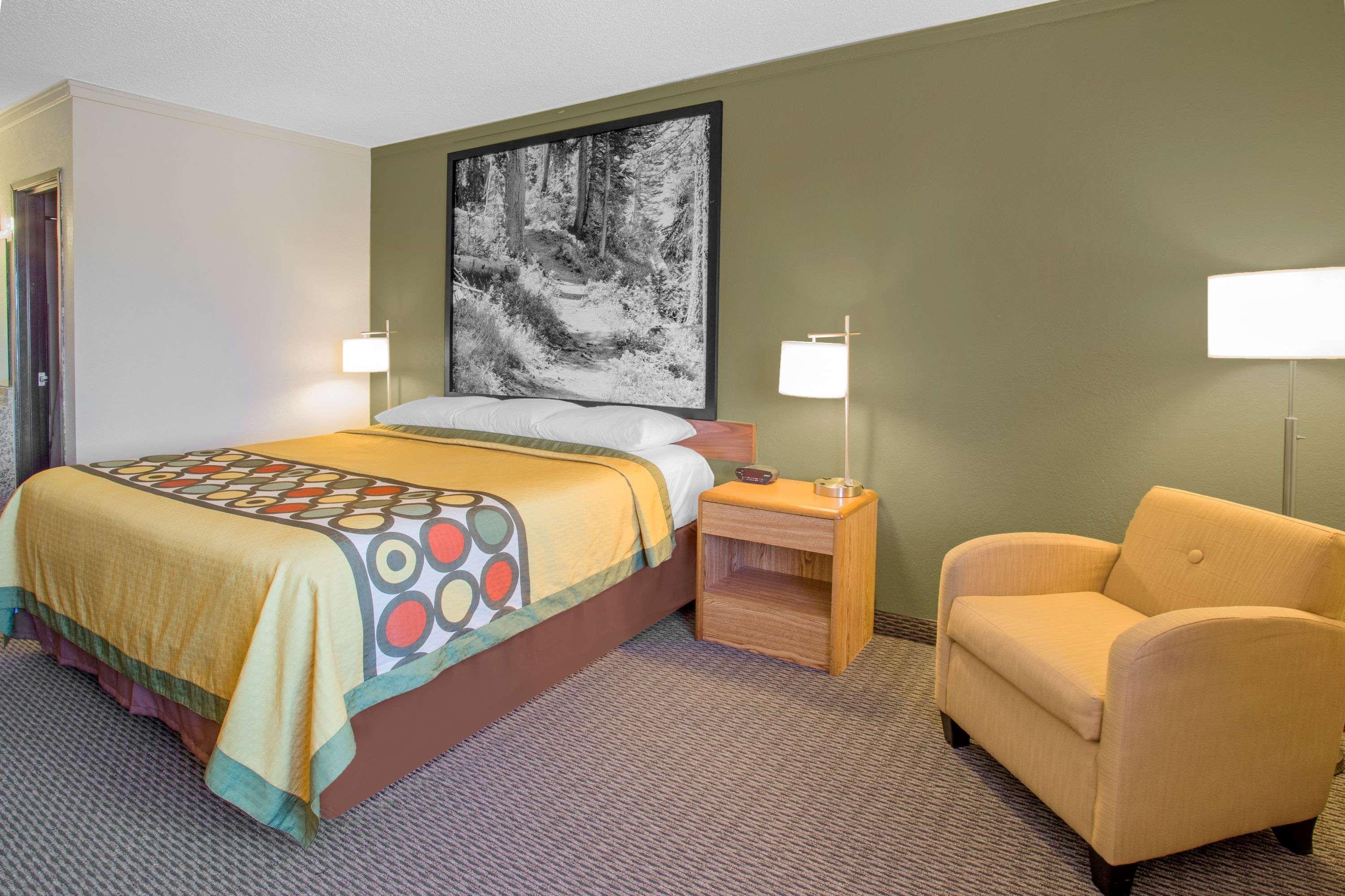 Hotel Super 8 By Wyndham Windsor/Madison North Exterior foto