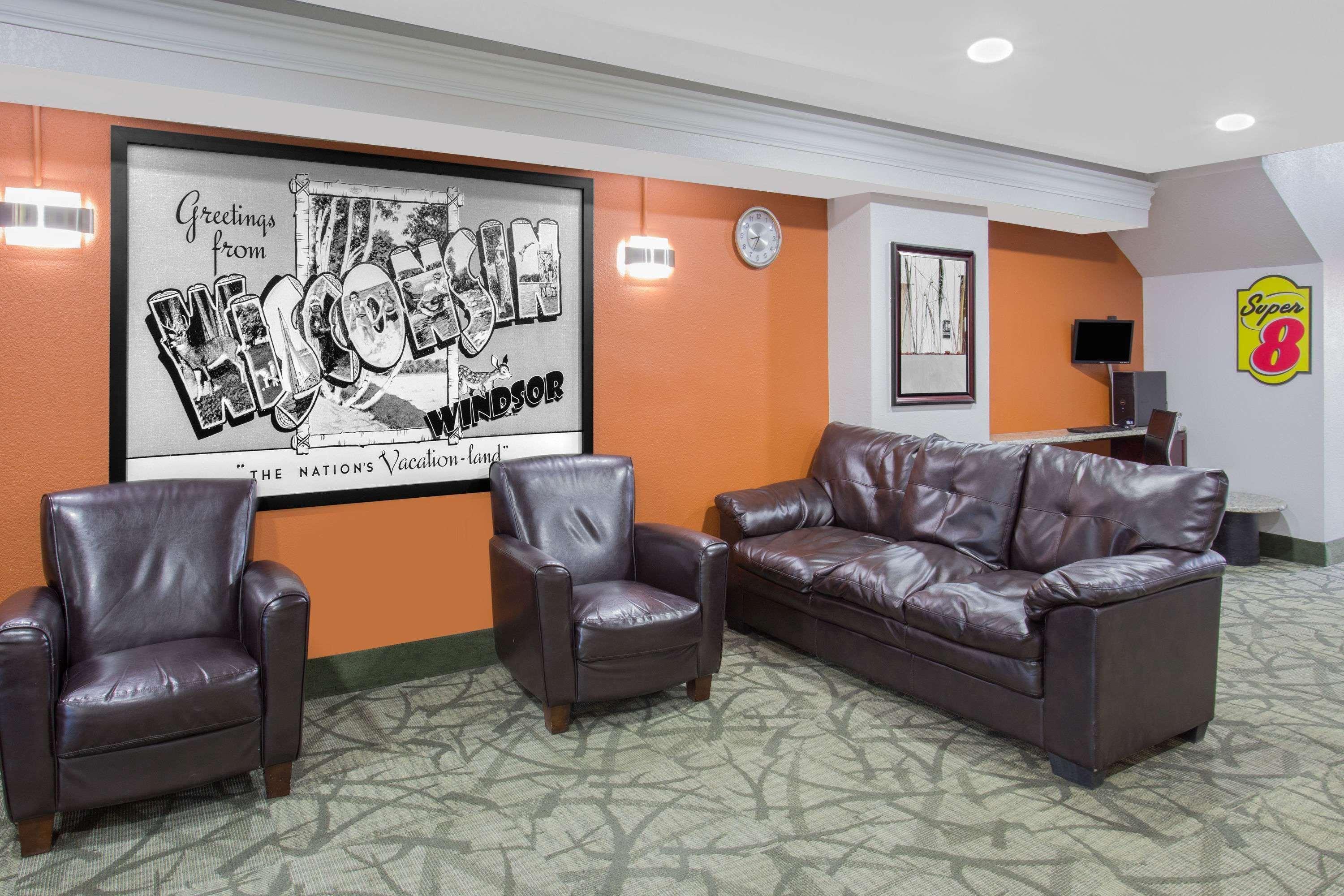 Hotel Super 8 By Wyndham Windsor/Madison North Exterior foto